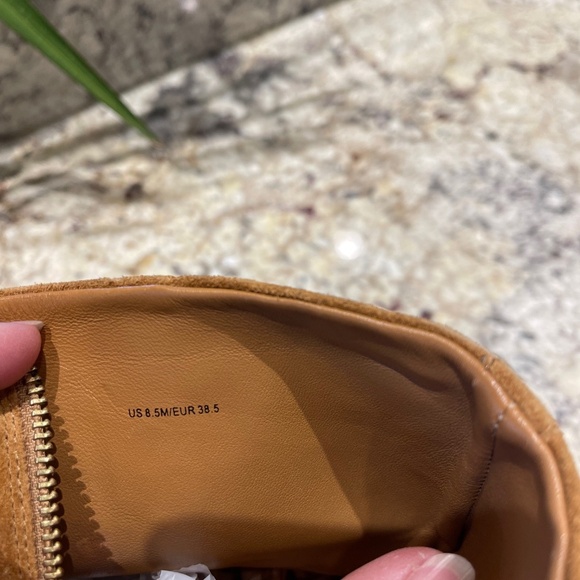 NWOT Vince Kady Brown Suede Water Resistant Bootie - Size 8.5M - Picture 6 of 9